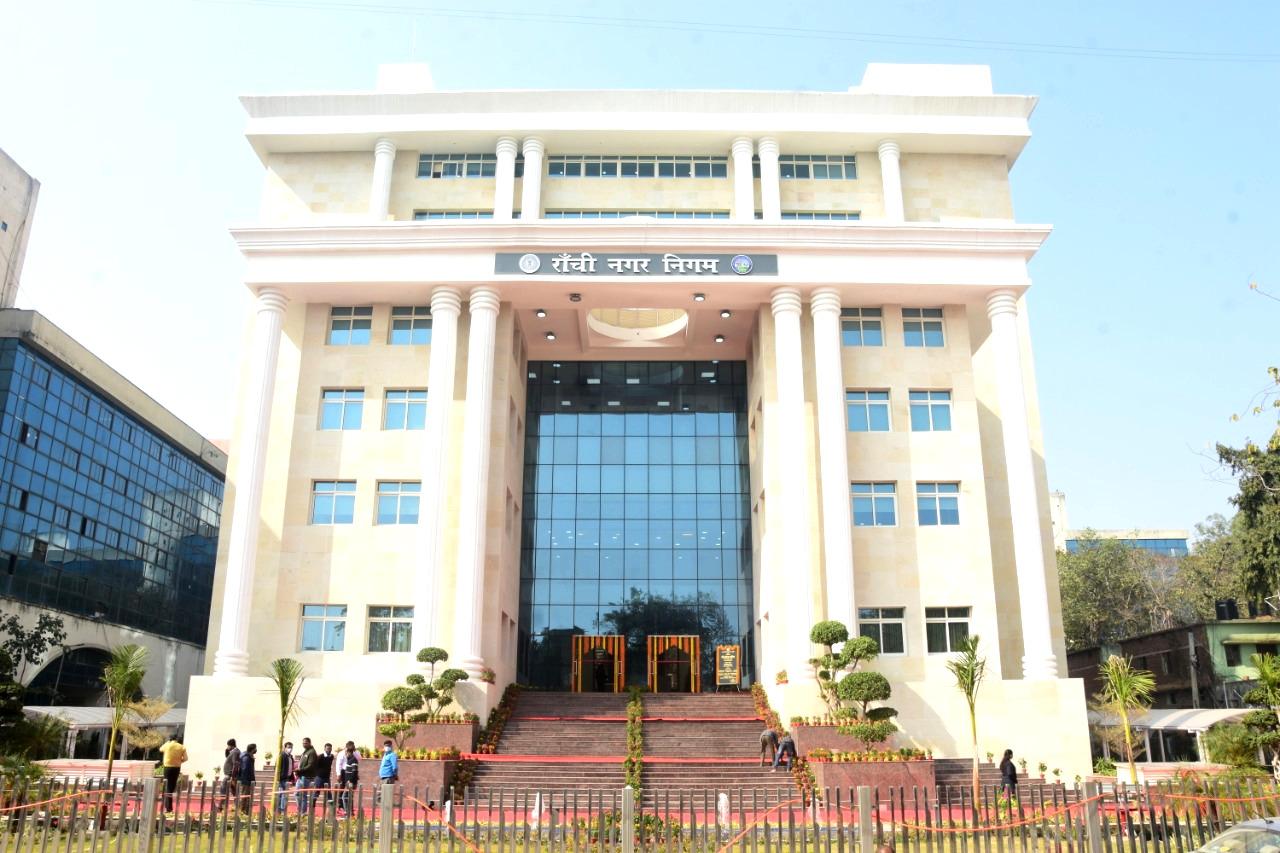 नियम तोड़ने वाले हॉस्टल और लॉज पर होगी सीलिंग कार्रवाई 